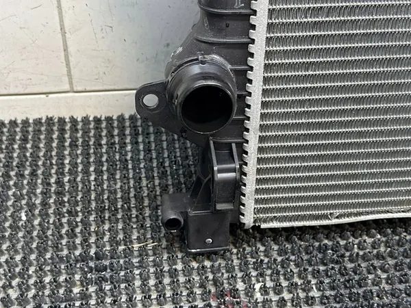 Volvo OE 31 293 689 Radiador de refrigeración del motor image 2