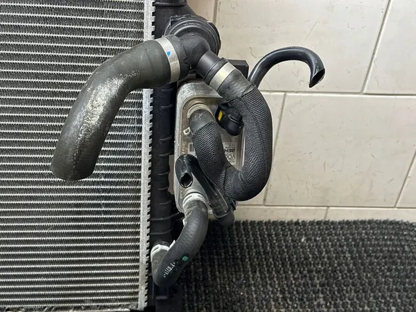 Volvo OE 31 293 689 Radiador de refrigeración del motor image 3