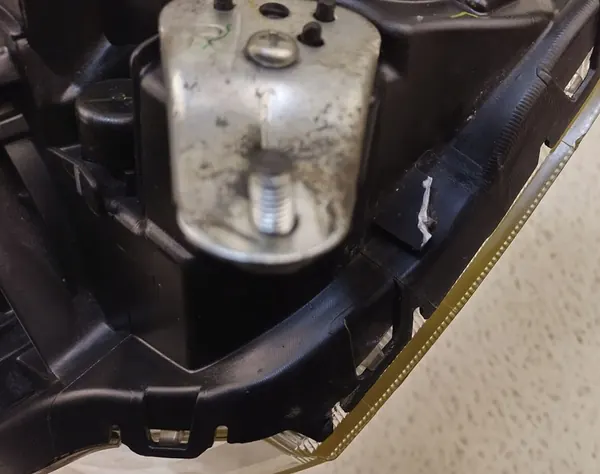 Faros delanteros H11 derecho Mitsubishi L200 IV 10-15 OEM 8301A878 image 2