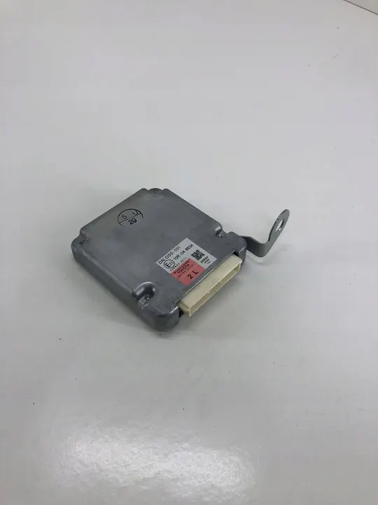 Module régulateur Toyota RAV4 OEM 8815042021 image 2