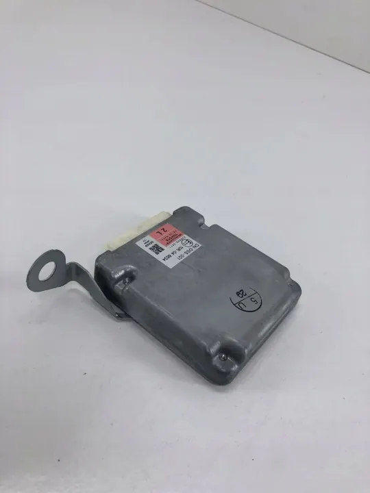 Module régulateur Toyota RAV4 OEM 8815042021 image 3