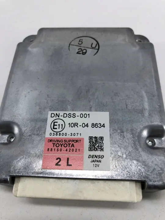 Module régulateur Toyota RAV4 OEM 8815042021 image 4