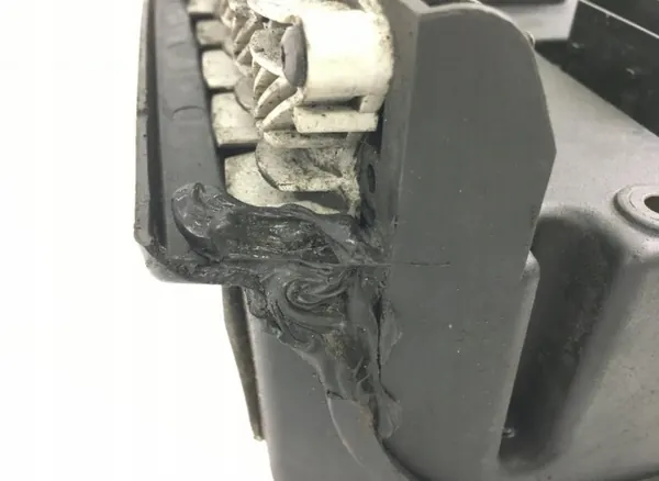 Volvo zekeringkast OEM 23130039 - Gebruikte staat image 5