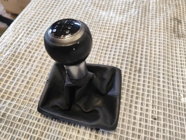 Audi A3 8V Växelspak OEM - Manuell Läderöverdrag image 4