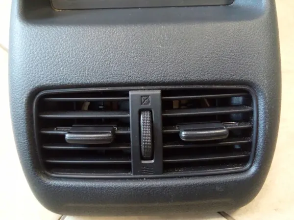 Grille de ventilation console centrale OEM 969306UN1A Nissan Qashqai image 4