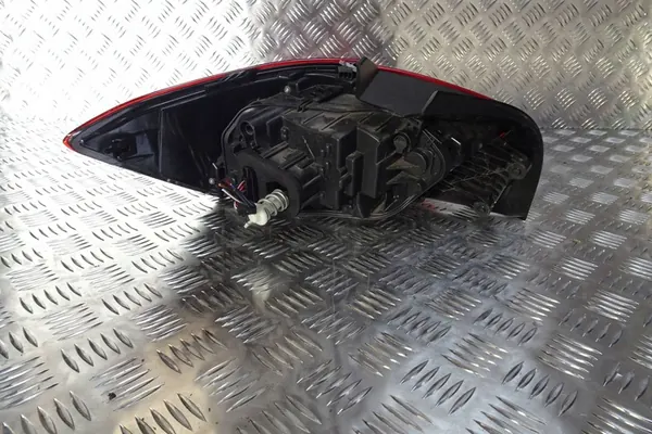 SEAT IBIZA V - LUZ TRASERA DERECHA LED 6F0945208H image 3