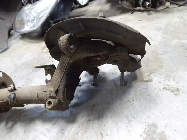 Volkswagen Polo IV 9N Mozzo di sterzo anteriore destro OEM image 4