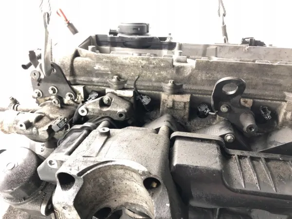Mercedes 2.2L 88hk Diesel Motor OEM 646983 image 7
