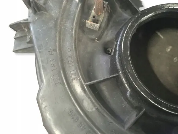 Audi 80 B3 1.8 Luchtfilterhuis OEM 050129607C image 6