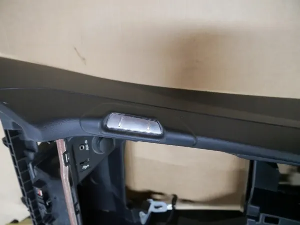 Console centrale BMW E84 X1 OEM 9285157 avec porte-gobelet image 5