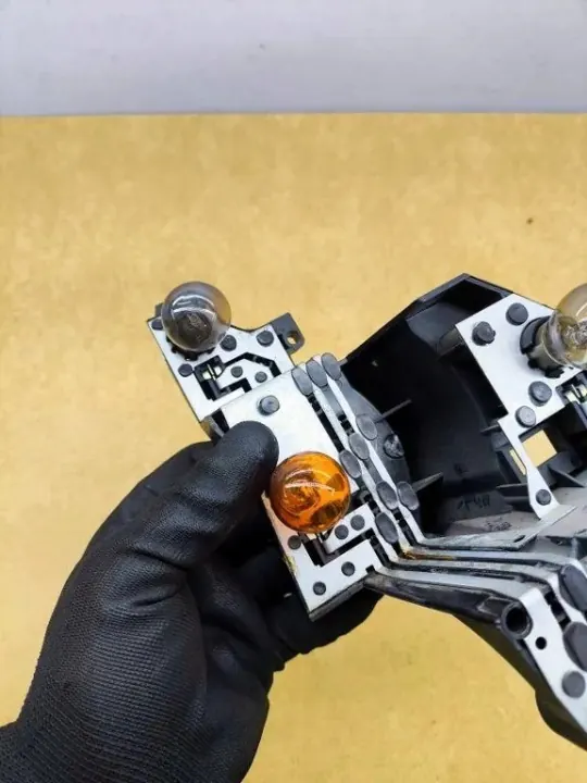 Mercedes-Benz CLK baklyskontakt OEM A2098200777 image 4