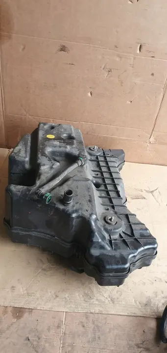Tanque ADBLUE Mercedes A2134705001 usado image 3