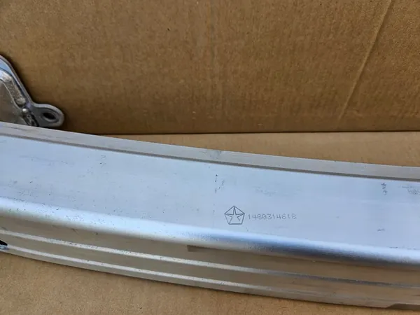 Reforço de para-choque traseiro Chrysler Pacifica 2016-2022 OEM image 3