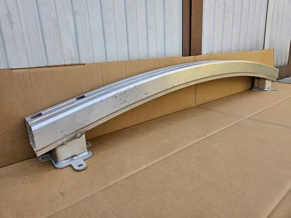 Reforço de para-choque traseiro Chrysler Pacifica 2016-2022 OEM image 6