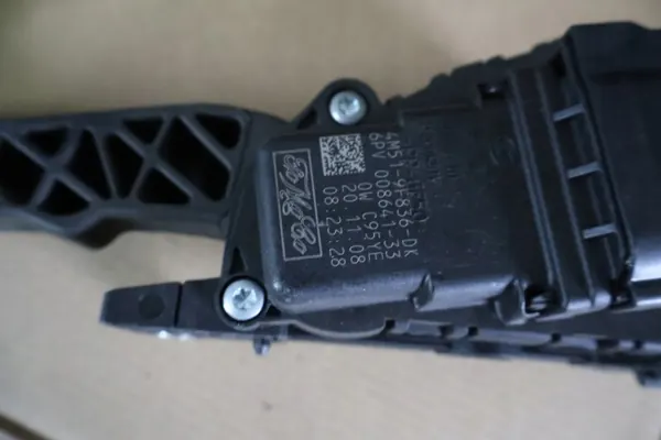Volvo V50 2.4 D Gaspedal-Potentiometer OEM 4M51-9F836-CH image 4