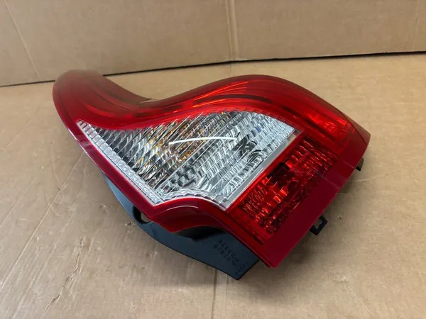 VOLVO XC60 I Lift Luz Trasera Derecha OEM 31323035 image 2