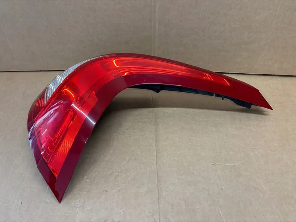VOLVO XC60 I Lift Luz Trasera Derecha OEM 31323035 image 4