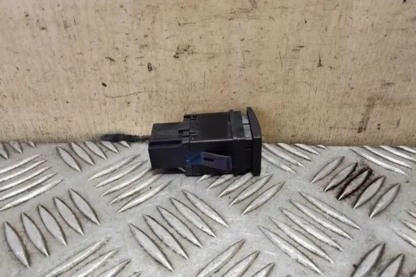 Noodknop VW POLO 1.9L diesel 2007 6Q0953235A image 2