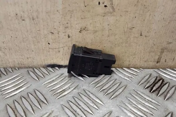 Noodknop VW POLO 1.9L diesel 2007 6Q0953235A image 3