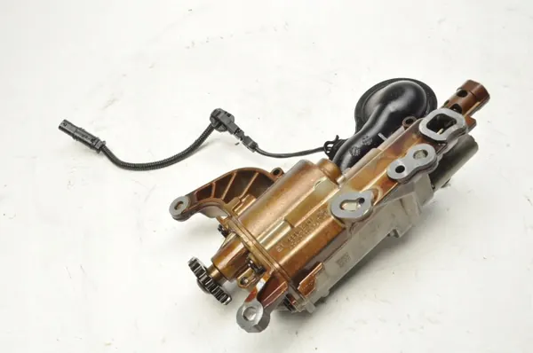 Bomba de aceite usada OEM 8601646 para BMW Serie 3 F30 image 2