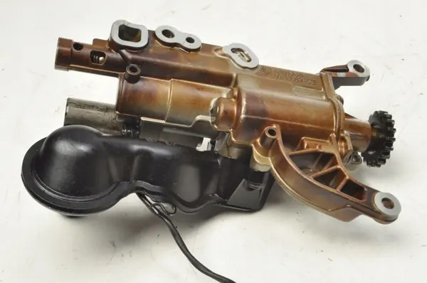 Bomba de aceite usada OEM 8601646 para BMW Serie 3 F30 image 8