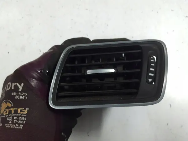 Grelha ventilação esquerda OEM 3AB819701A para VW Passat B7 image 2