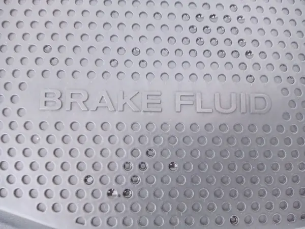 Couvercle de réservoir de liquide de frein Infiniti OEM 65275-EH100 image 3