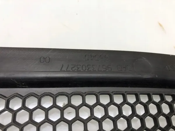OEM 9673302777 Yläpuskuri + Tiiviste Peugeot 2008:lle image 4