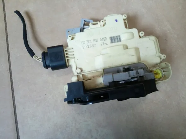 Vorderer Linker Türschloss 9 Pins VW Passat B6 image 7