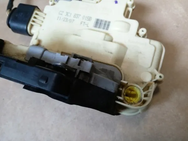 Vorderer Linker Türschloss 9 Pins VW Passat B6 image 8