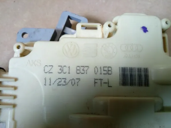 Vorderer Linker Türschloss 9 Pins VW Passat B6 image 9