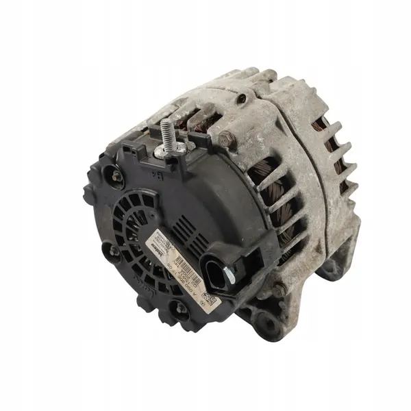 Mercedes W205 C63 Vaihtovirtageneraattori A0009061705 image 9