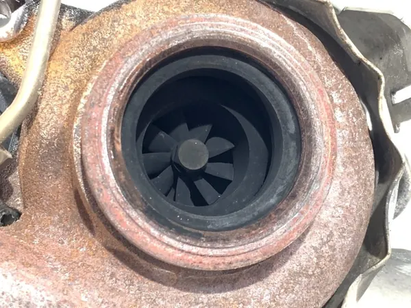 Turbo OEM 03L253056T pour VW Passat B7 2.0 image 3
