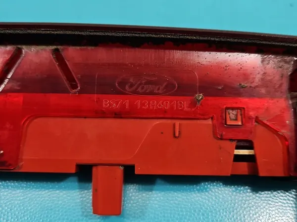 Luz de Freno Ford Mondeo MK4 Kombi image 7