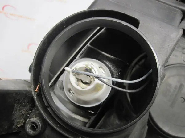 Fiat Doblo II vänster framlykta OEM 51817939 image 8