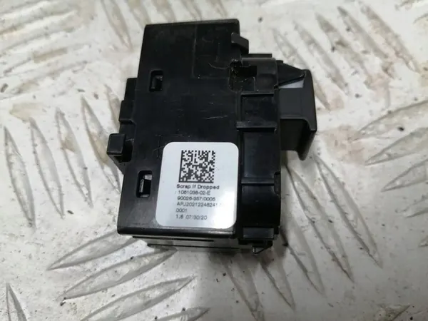 TESLA MODEL 3 INTERRUPTOR DE VIDRO 108103802E image 2