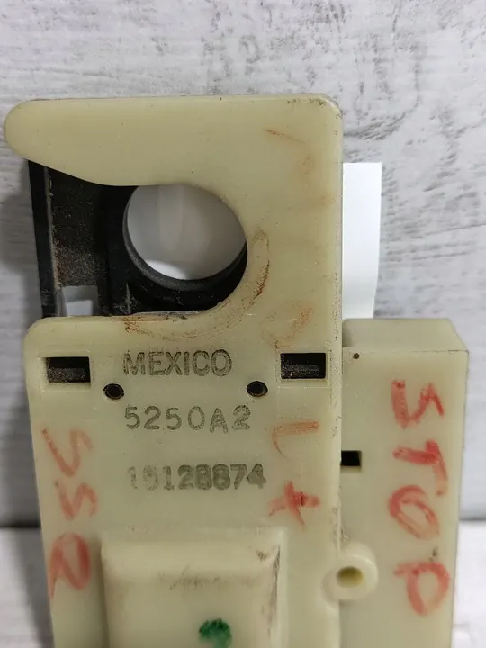 STOP-Bremsensor Chevrolet SSR 2003-2006 OEM 15128874 image 3