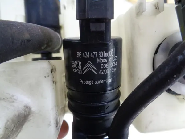 Waswatertank Pomp Citroen C6 05- image 7