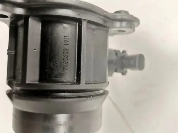 Débitmètre OEM 8590724 pour BMW 3.0 BiTurbo image 3