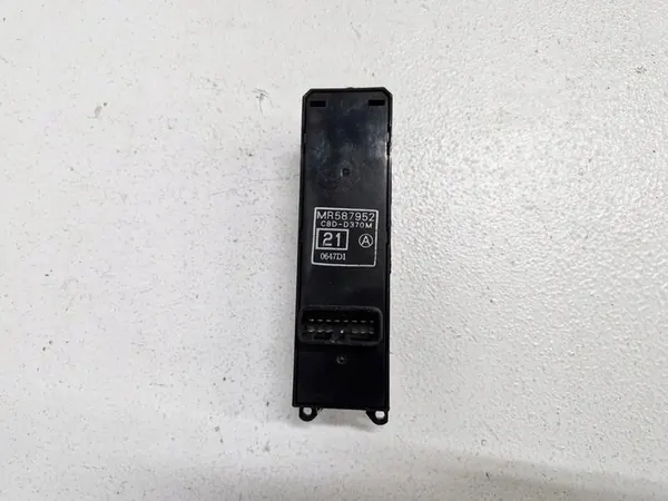 MITSUBISHI L200 IV Window Switch Left Front MR587952 image 9
