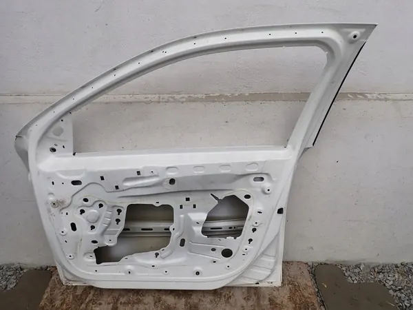 Fram höger dörr Peugeot 301 Citroen C Elysse 2012- image 6