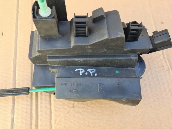 FIAT IDEA Främre Höger Dörrlås 51708420 image 5