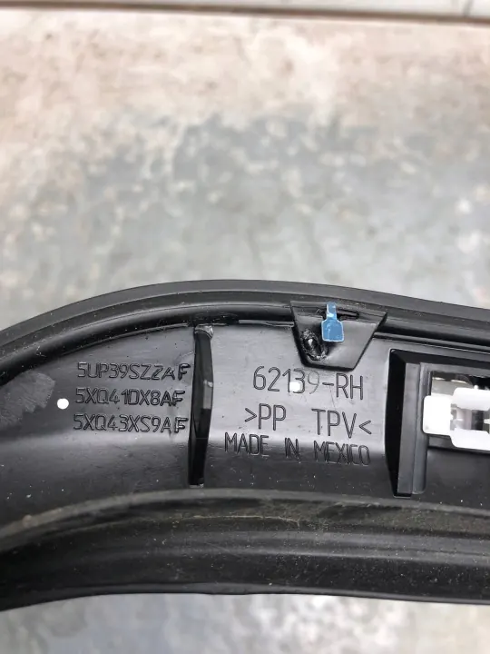 OEM 5XQ41DX8AF Oikea Taka Kromilista Jeep Compass II image 5