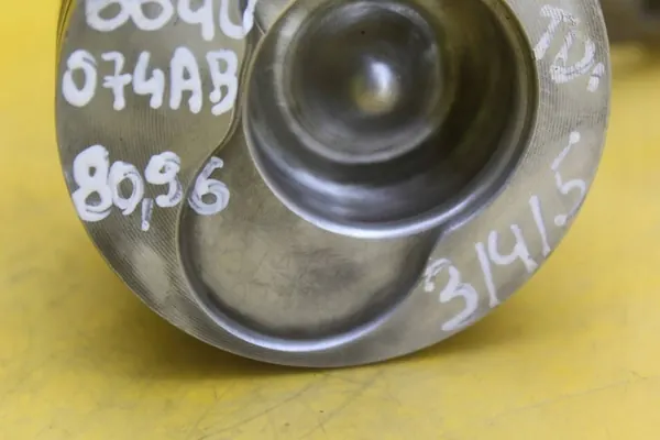 Piston et Bielle d'Occasion pour VW Transporter T4 2.5 TDI image 3
