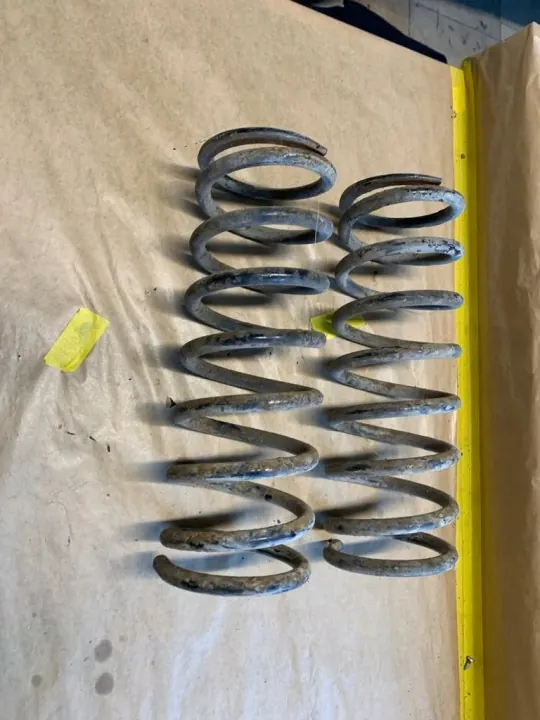 Paire de ressort suspension arrière Opel Commodore A OEM 1015 image 3