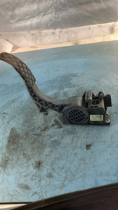 Gaspotentiometer Skoda Fabia Van 09R OEM 6Q1721503H image 2