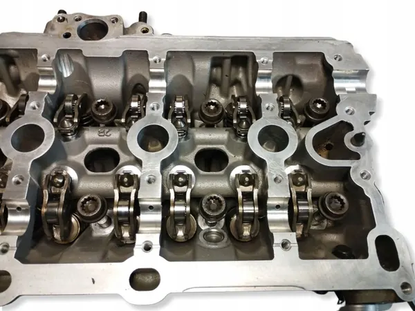 Culata motor OEM 06N103353A para VW Golf VIII image 4