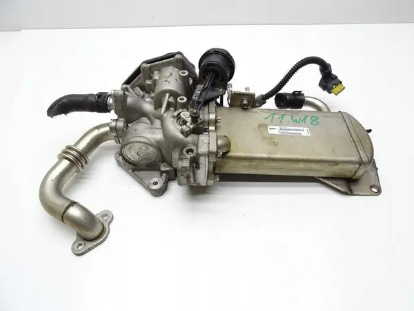 EGR Pakokaasujäähdytin 2.0 TDI Audi A4 A5 Q5 03L131512BQ image 2