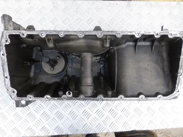 BMW 3.0d M57N2 XDRIVE Oljepanna OEM 7793070 image 3