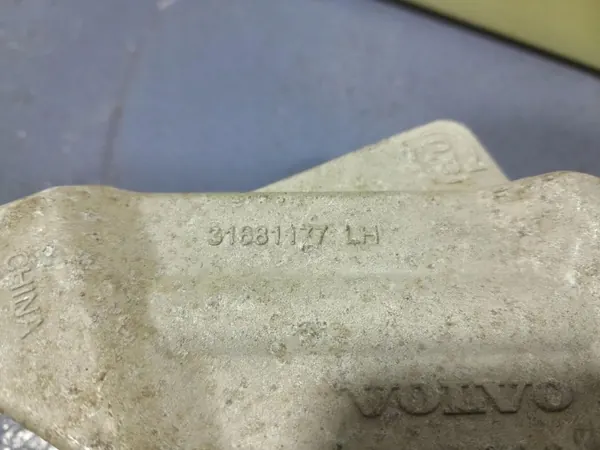 Support ressort feuille arrière Volvo XC60 II OEM 32283979 image 6